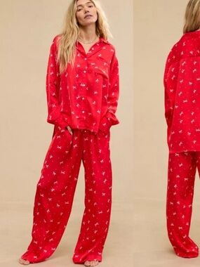 Aerie Off-Duty Satin Pajama Bottoms in
Red Bow Size Medium Preppy Trendy